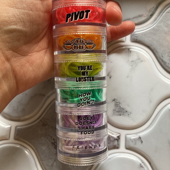 Friends TV Show Central Perk 3 Pack Flavored Lip Balms & 200 Pcs Polybands Set - Picture 7 of 10